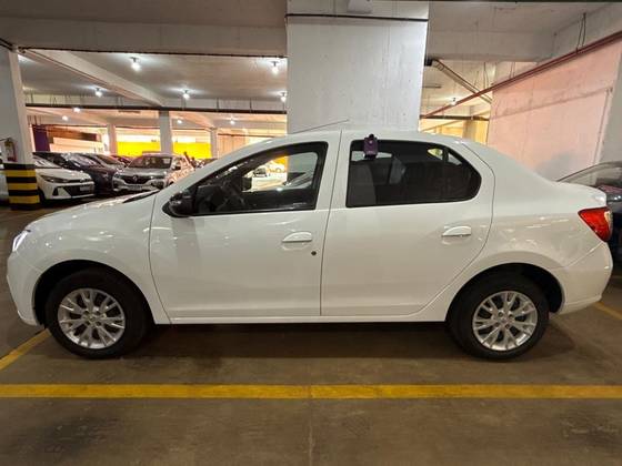 RENAULT LOGAN 1.0 12V SCE FLEX ZEN MANUAL RENAULT LOGAN 1.0 12V SCE FLEX ZEN MANUAL